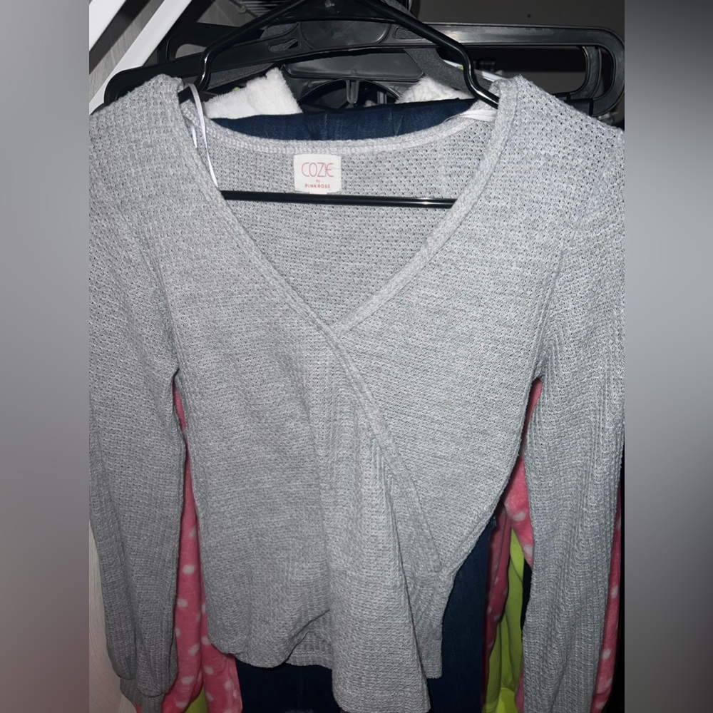 Women’s Long Sleeve Crossed V Neck